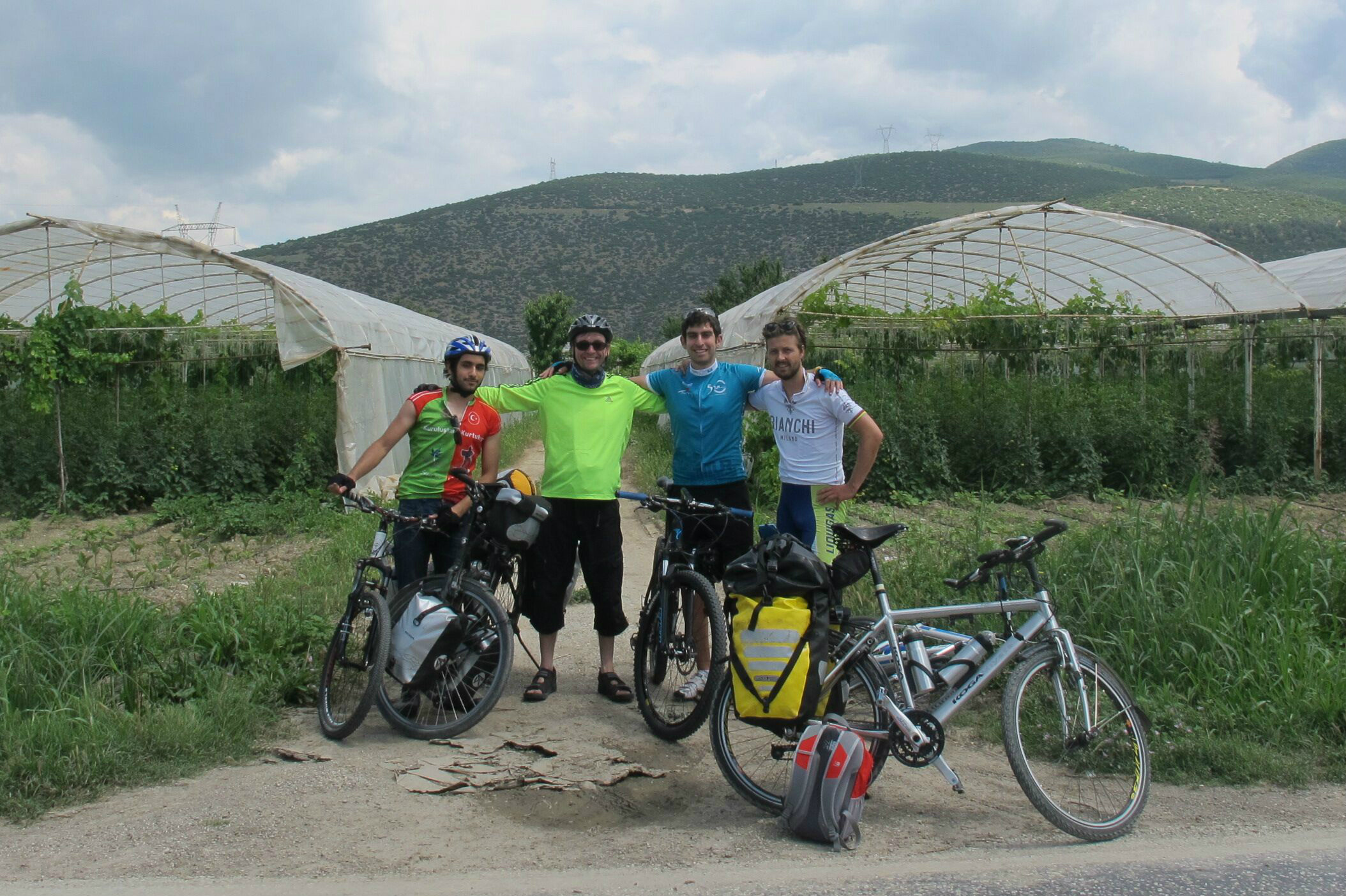 Daan with Turkish University Cycle Club members